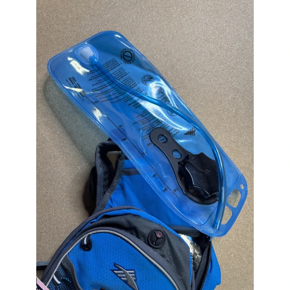 High Sierra 2 Liter Hydration Pack Backpack‎ Blue Sport Hiking Biking Camping